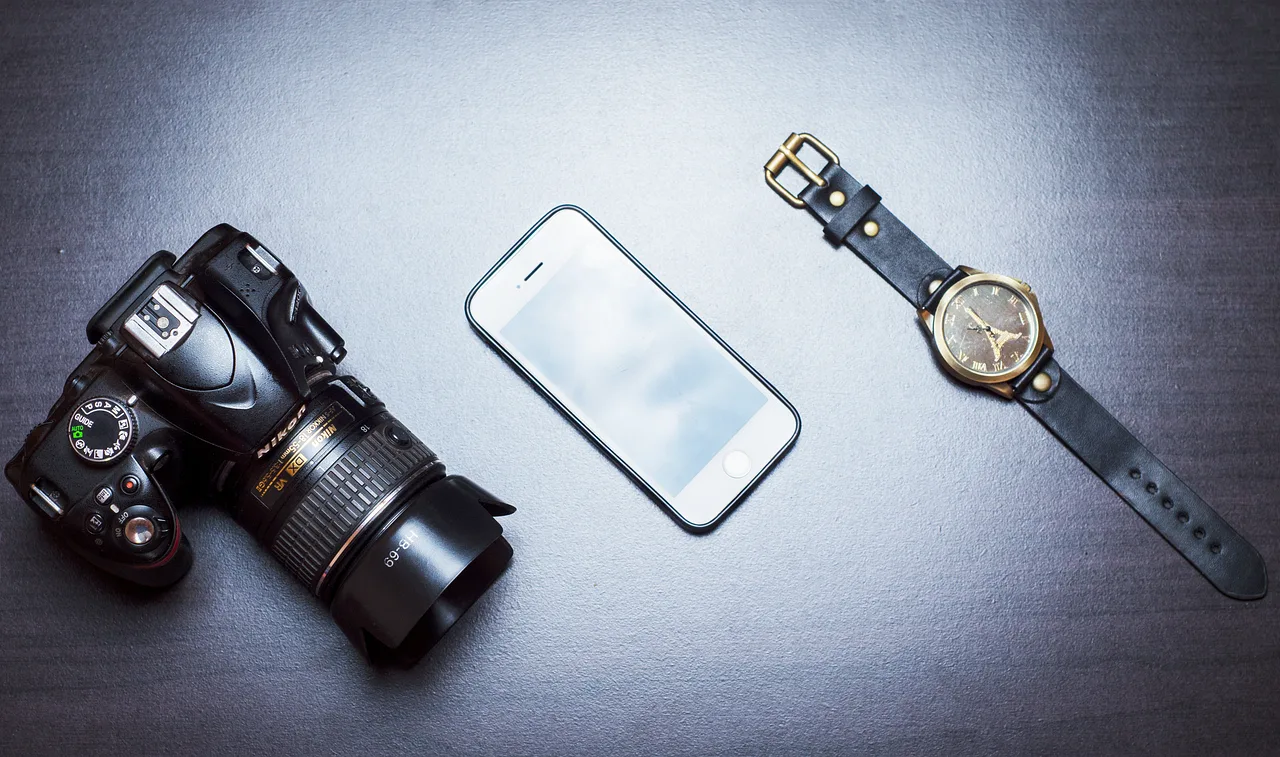 camera, smartphone, wristwatch, dslr, digital camera, professional camera, nikon, mobile phone, cellphone, iphone, watch, timepiece, device, technology