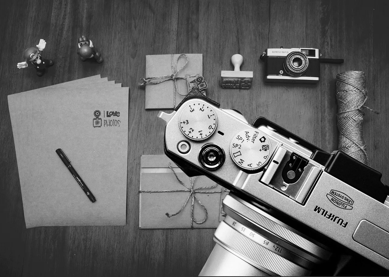 camera, desktop, stationary, working, desk, digital, technology, paper, photography, office desk, computer desk, digital technology, office, black and white, black, white, string, gray computer, gray office, gray technology, gray laptop, gray work, gray paper, gray camera, gray digital, gray desk, gray photography